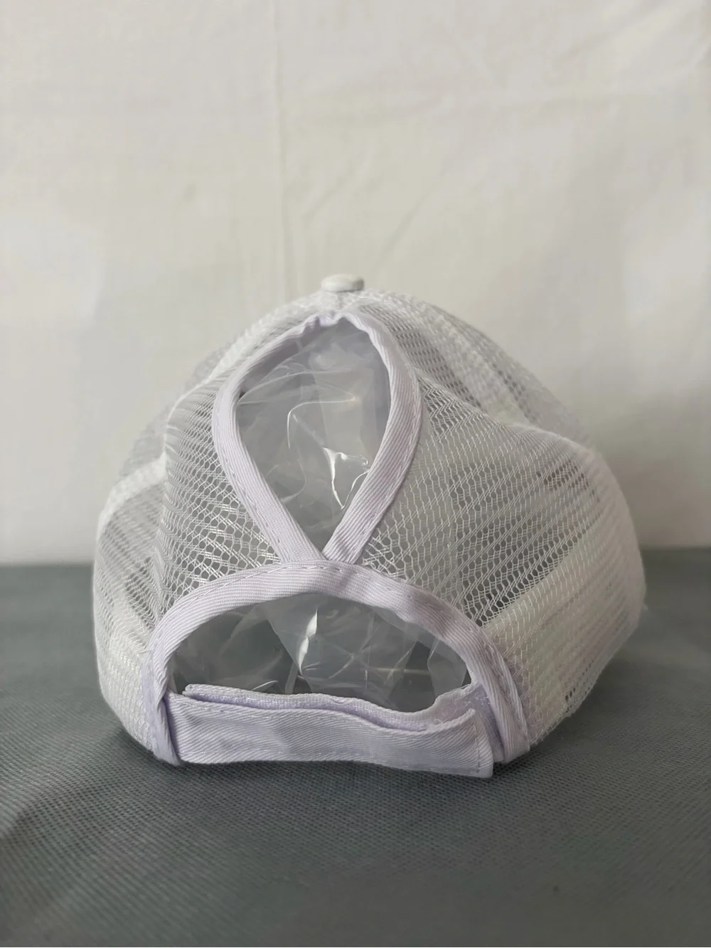 Women’s Ponytail Trucker Hat White Camo Mesh Snapback New (B189)